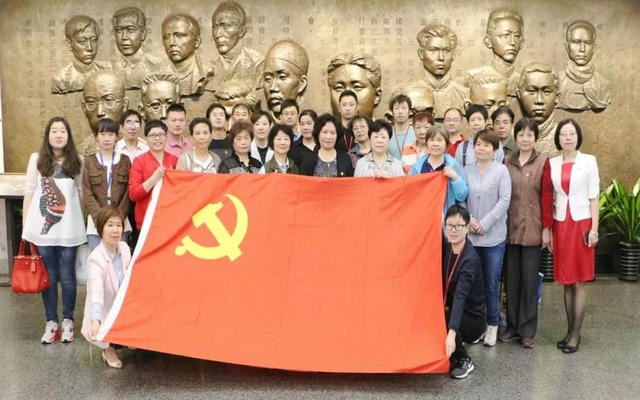 合影.jpg