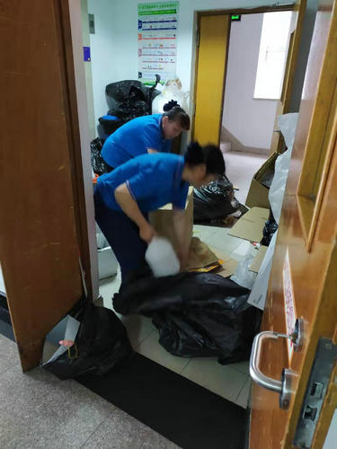 现场打扫.jpg