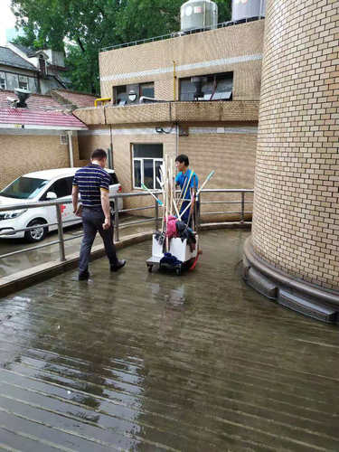 保洁工具清运.jpg