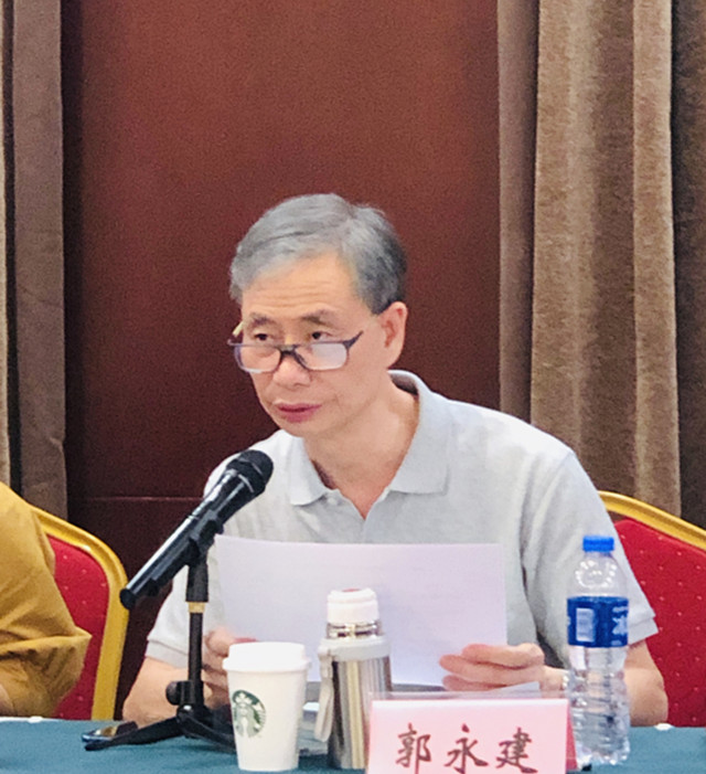 3.中国输血协会副理事长、评审组组长郭永建主持_副本.jpg