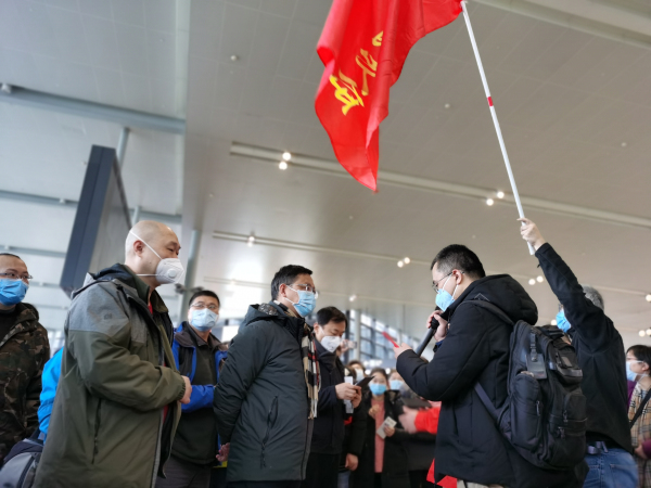 3-医疗队员出征集结.jpg