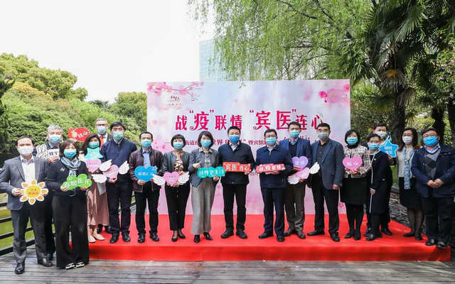 合影2.jpg