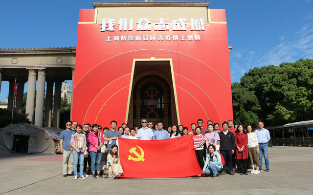 合影.jpg