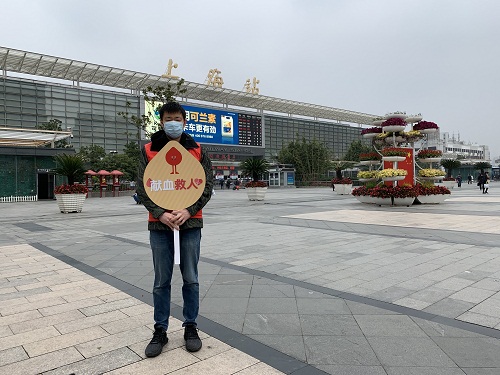 检验科李建钧参加无偿志愿服务.jpg