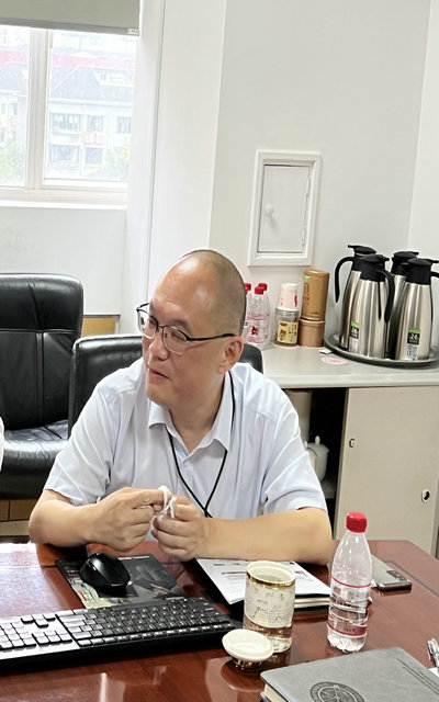 2-何主任.jpg