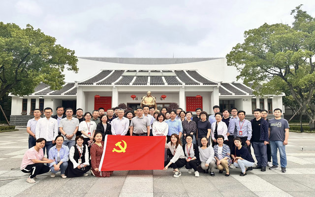 图1 集体照_副本.jpg