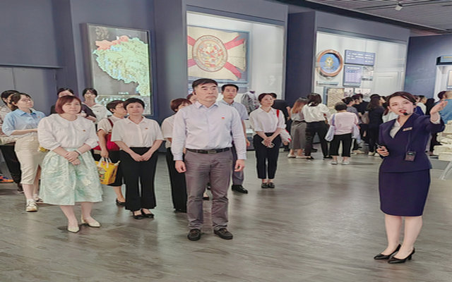 参观 4.jpg