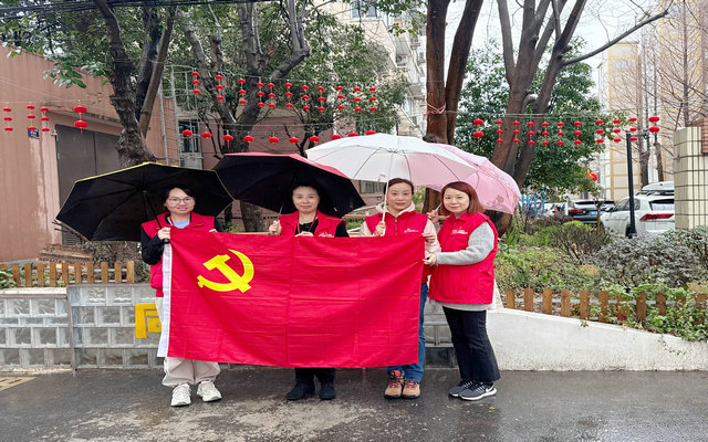 4人-集体_副本.jpg