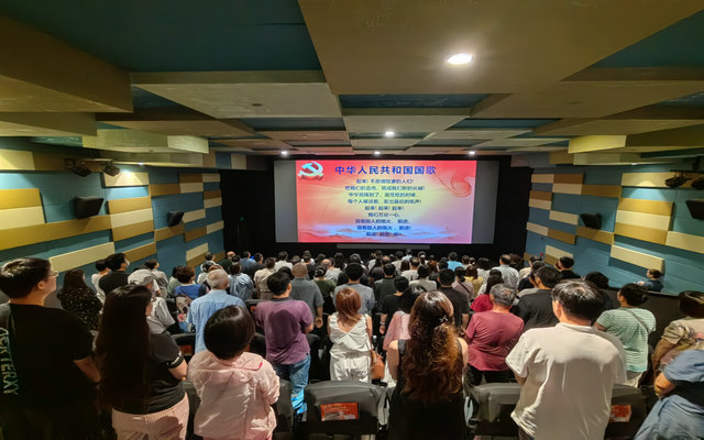 3 起立奏国歌_副本.jpg